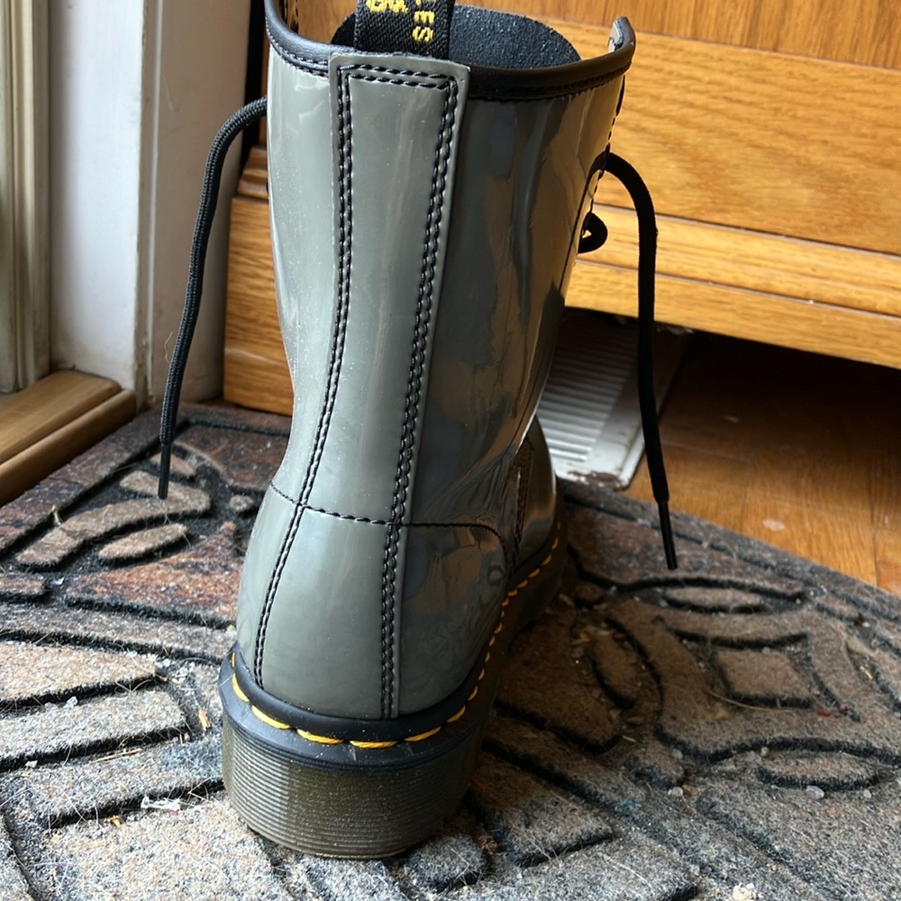 Dr. Martens iridescent gray gunmetal/rainbow Boots. 1460 YS 6 - Picture 11 of 14